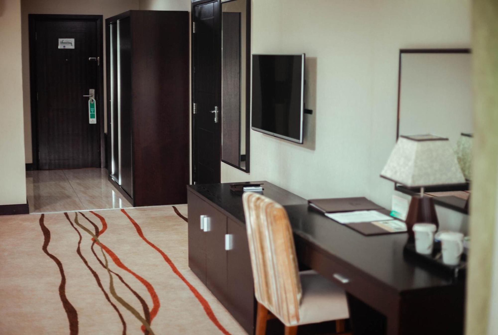 Crossroads Hotel Blantyre Bagian luar foto